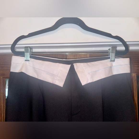 🔹Sans Souci Black Wide Leg Pants with White Top Collar - Picture 3 of 7